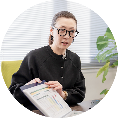 説明するbestaxスタッフ